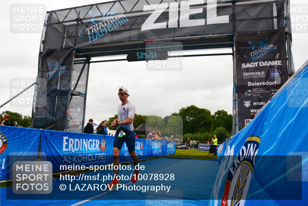 30.08.2026 - Elbe Triathlon Hamburg LAZAROV Photography http://msf.ph/oto/10078928 30.08.2026 10:25:03 Ziel 258, 527 meine-sportfotos.de