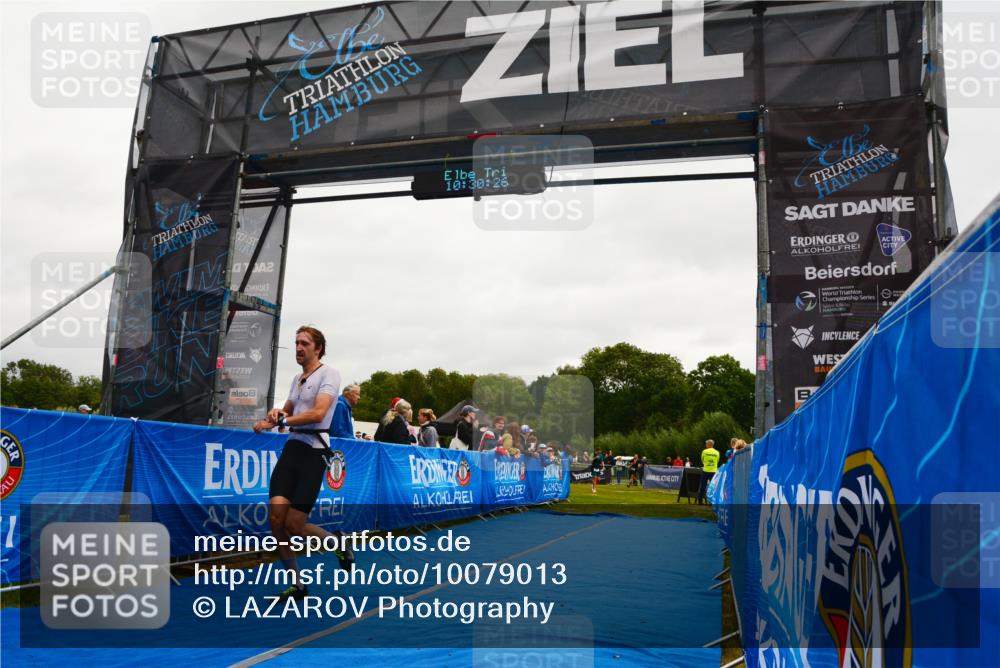 30.08.2026 - Elbe Triathlon Hamburg LAZAROV Photography http://msf.ph/oto/10079013 30.08.2026 10:30:27 Ziel 317 meine-sportfotos.de