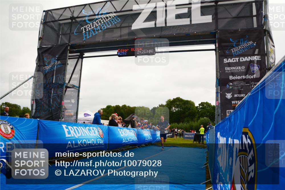 30.08.2026 - Elbe Triathlon Hamburg LAZAROV Photography http://msf.ph/oto/10079028 30.08.2026 10:31:05 Ziel 208, 252, 1895 meine-sportfotos.de