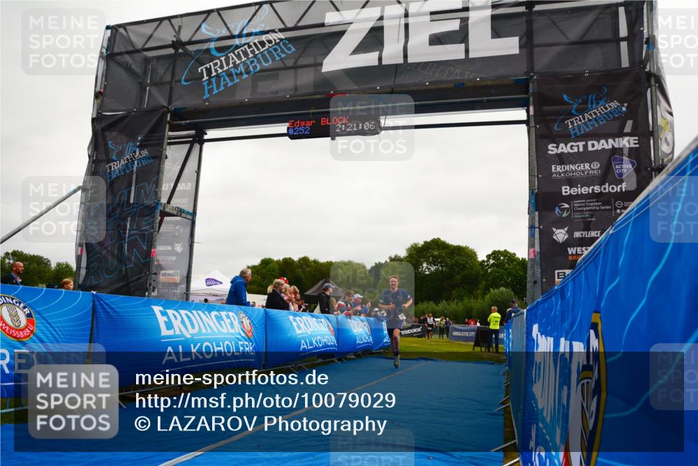 30.08.2026 - Elbe Triathlon Hamburg LAZAROV Photography http://msf.ph/oto/10079029 30.08.2026 10:31:05 Ziel 208, 252, 1895 meine-sportfotos.de