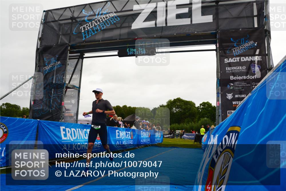 30.08.2026 - Elbe Triathlon Hamburg LAZAROV Photography http://msf.ph/oto/10079047 30.08.2026 10:31:58 Ziel 445 meine-sportfotos.de