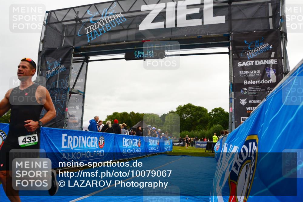 30.08.2026 - Elbe Triathlon Hamburg LAZAROV Photography http://msf.ph/oto/10079067 30.08.2026 10:32:52 Ziel 298, 433 meine-sportfotos.de