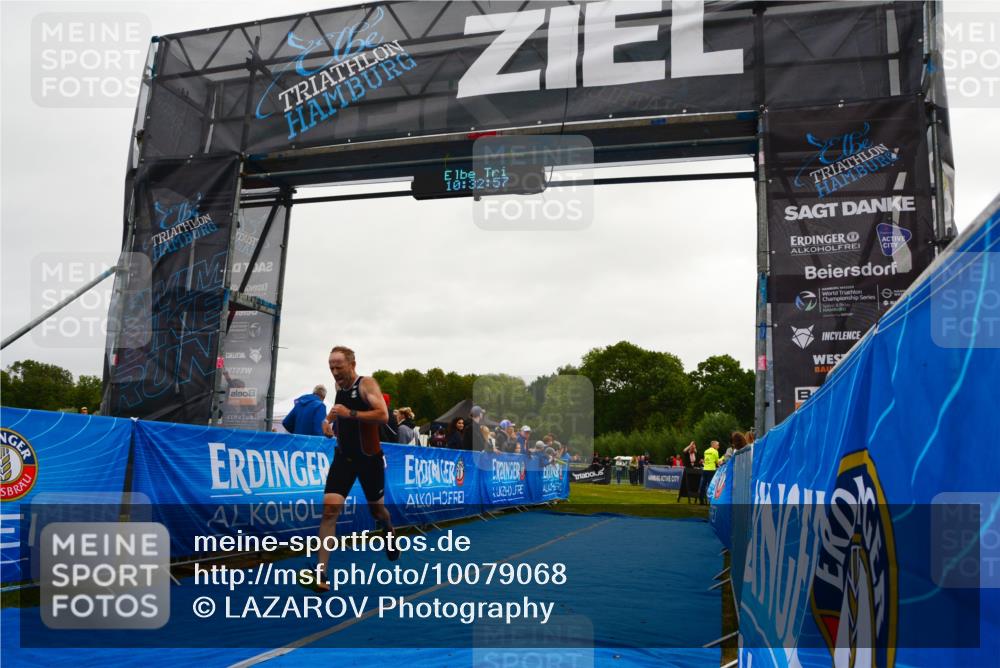 30.08.2026 - Elbe Triathlon Hamburg LAZAROV Photography http://msf.ph/oto/10079068 30.08.2026 10:32:58 Ziel 298 meine-sportfotos.de