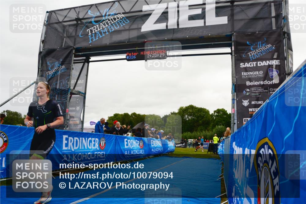 30.08.2026 - Elbe Triathlon Hamburg LAZAROV Photography http://msf.ph/oto/10079094 30.08.2026 10:33:30 Ziel 326, 382 meine-sportfotos.de