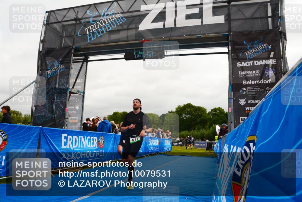 30.08.2026 - Elbe Triathlon Hamburg LAZAROV Photography http://msf.ph/oto/10079531 30.08.2026 10:47:08 Ziel 334, 641 meine-sportfotos.de