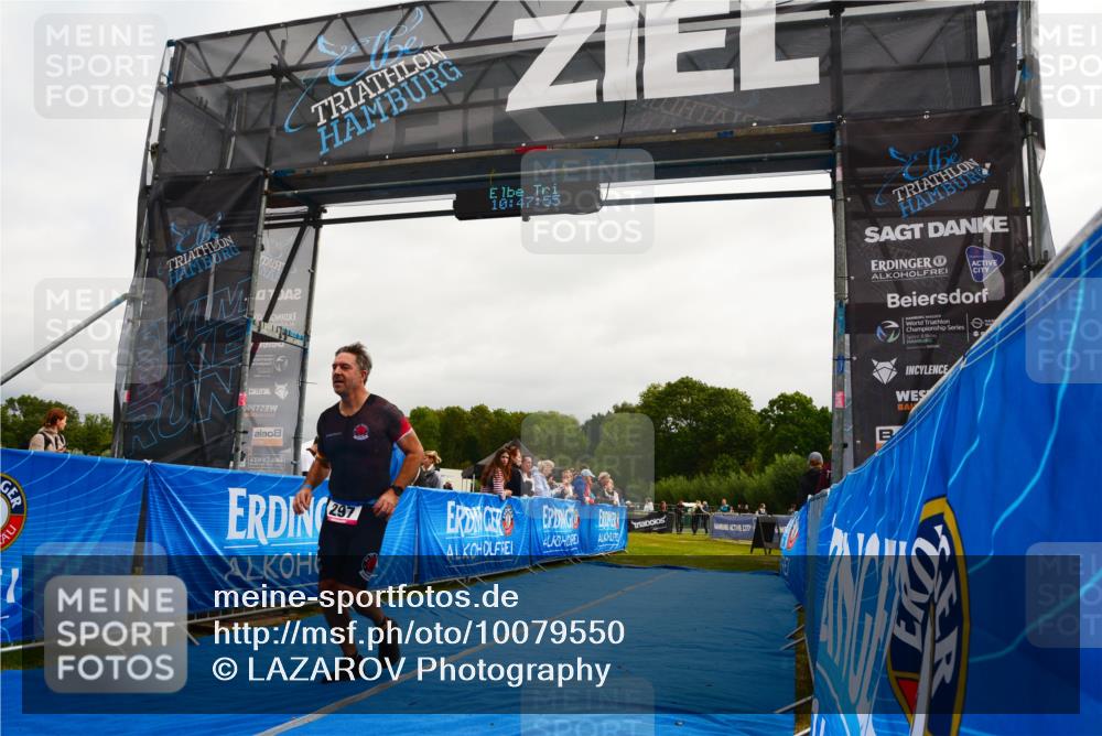 30.08.2026 - Elbe Triathlon Hamburg LAZAROV Photography http://msf.ph/oto/10079550 30.08.2026 10:47:56 Ziel 297 meine-sportfotos.de