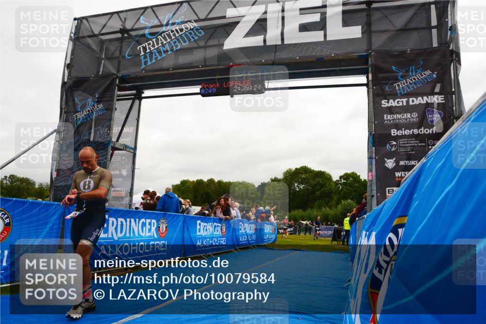 30.08.2026 - Elbe Triathlon Hamburg LAZAROV Photography http://msf.ph/oto/10079584 30.08.2026 10:49:23 Ziel 249 meine-sportfotos.de