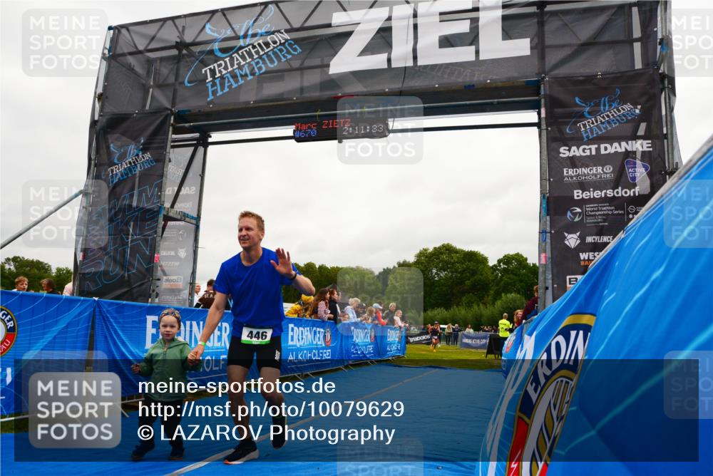 30.08.2026 - Elbe Triathlon Hamburg LAZAROV Photography http://msf.ph/oto/10079629 30.08.2026 10:51:37 Ziel 392, 446 meine-sportfotos.de