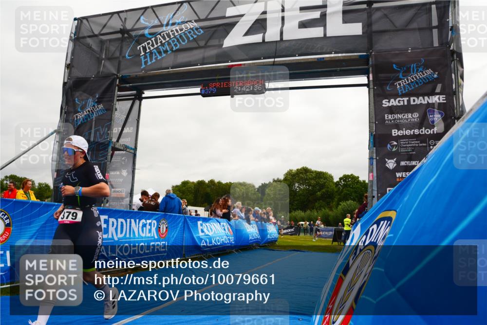 30.08.2026 - Elbe Triathlon Hamburg LAZAROV Photography http://msf.ph/oto/10079661 30.08.2026 10:52:35 Ziel 379 meine-sportfotos.de