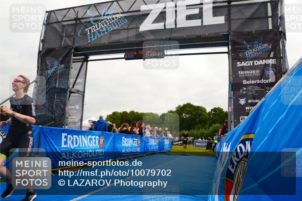 30.08.2026 - Elbe Triathlon Hamburg LAZAROV Photography http://msf.ph/oto/10079702 30.08.2026 10:54:02 Ziel 381, 481 meine-sportfotos.de