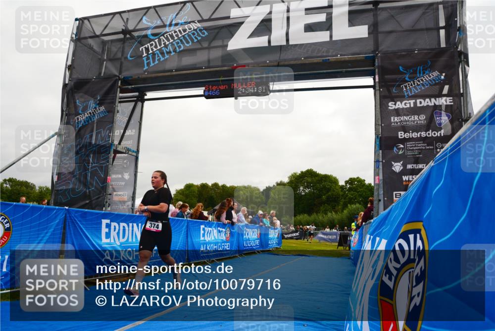 30.08.2026 - Elbe Triathlon Hamburg LAZAROV Photography http://msf.ph/oto/10079716 30.08.2026 10:54:33 Ziel 374, 466 meine-sportfotos.de