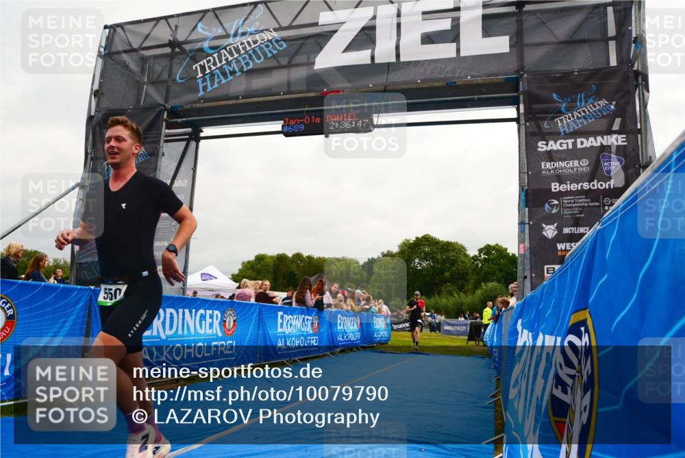 30.08.2026 - Elbe Triathlon Hamburg LAZAROV Photography http://msf.ph/oto/10079790 30.08.2026 10:56:53 Ziel 550, 668 meine-sportfotos.de