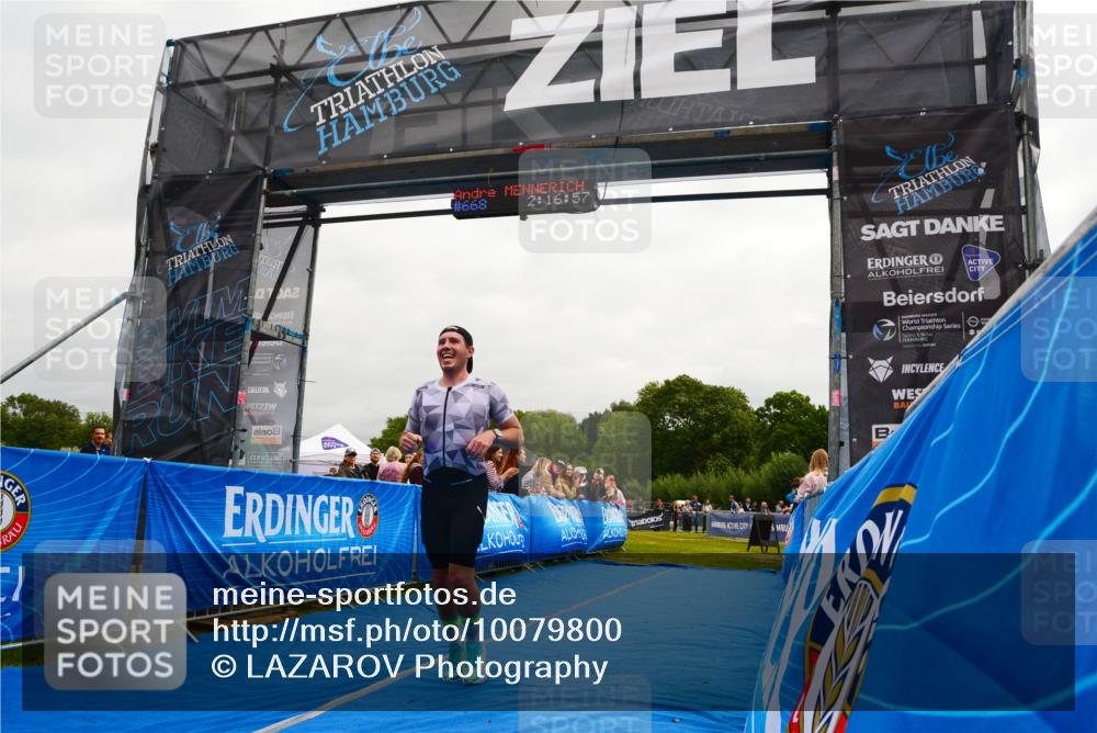30.08.2026 - Elbe Triathlon Hamburg LAZAROV Photography http://msf.ph/oto/10079800 30.08.2026 10:57:05 Ziel 430 meine-sportfotos.de