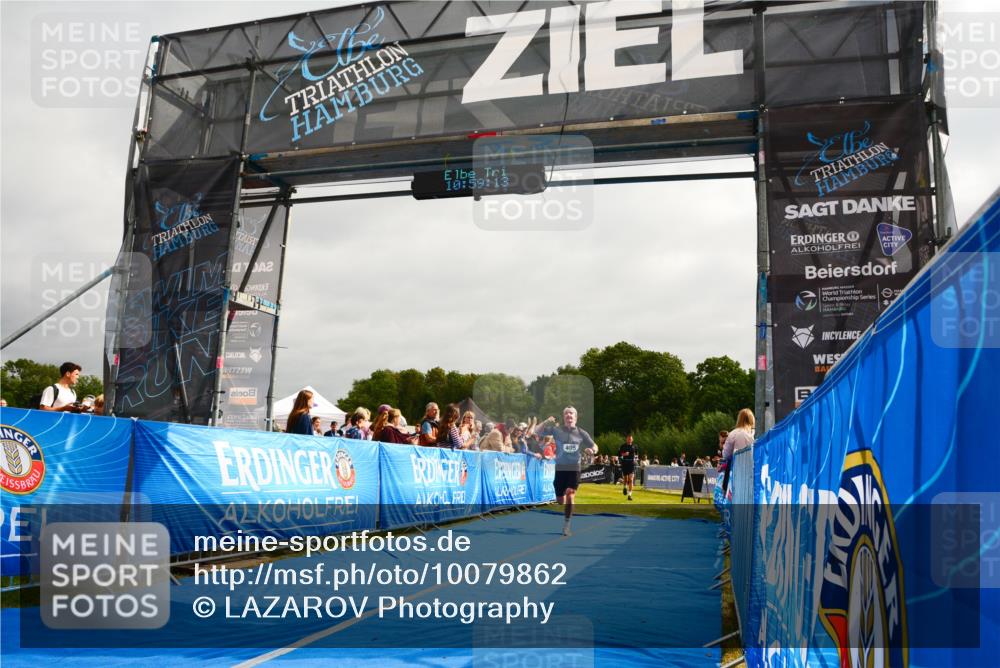 30.08.2026 - Elbe Triathlon Hamburg LAZAROV Photography http://msf.ph/oto/10079862 30.08.2026 10:59:14 Ziel 405, 418, 542 meine-sportfotos.de