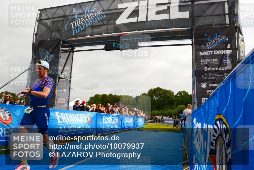 30.08.2026 - Elbe Triathlon Hamburg LAZAROV Photography http://msf.ph/oto/10079937 30.08.2026 11:00:27 Ziel 683 meine-sportfotos.de