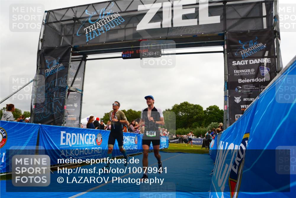 30.08.2026 - Elbe Triathlon Hamburg LAZAROV Photography http://msf.ph/oto/10079941 30.08.2026 11:00:43 Ziel 248, 584, 621 meine-sportfotos.de