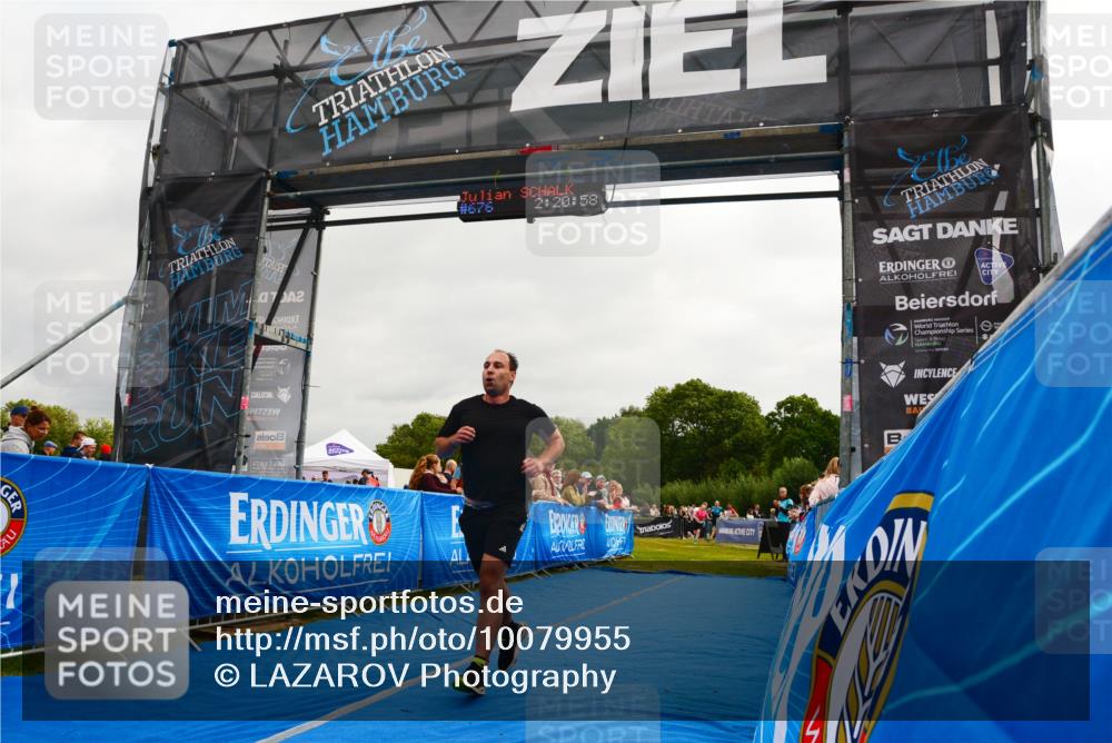 30.08.2026 - Elbe Triathlon Hamburg LAZAROV Photography http://msf.ph/oto/10079955 30.08.2026 11:00:58 Ziel 498, 676, 987 meine-sportfotos.de
