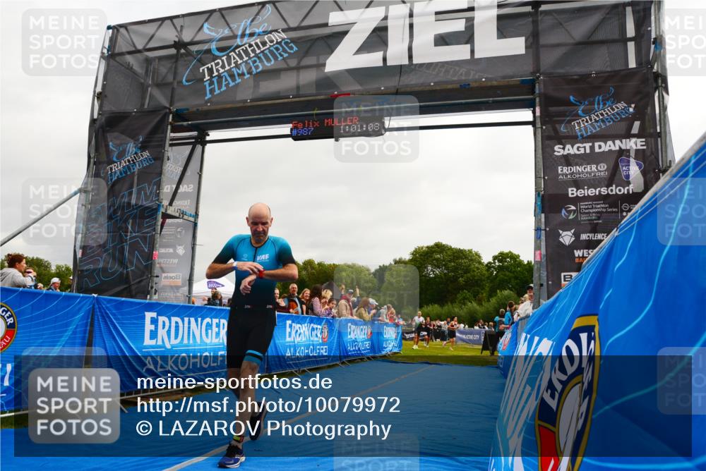 30.08.2026 - Elbe Triathlon Hamburg LAZAROV Photography http://msf.ph/oto/10079972 30.08.2026 11:01:09 Ziel 261, 264, 391, 987 meine-sportfotos.de