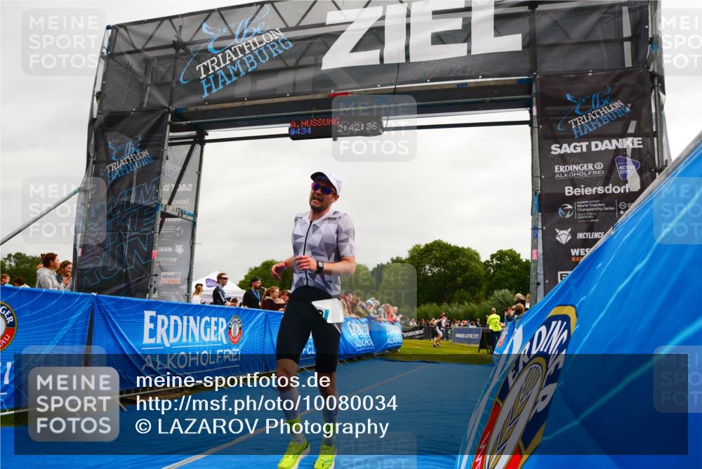 30.08.2026 - Elbe Triathlon Hamburg LAZAROV Photography http://msf.ph/oto/10080034 30.08.2026 11:02:40 Ziel 552, 637, 739, 1116 meine-sportfotos.de