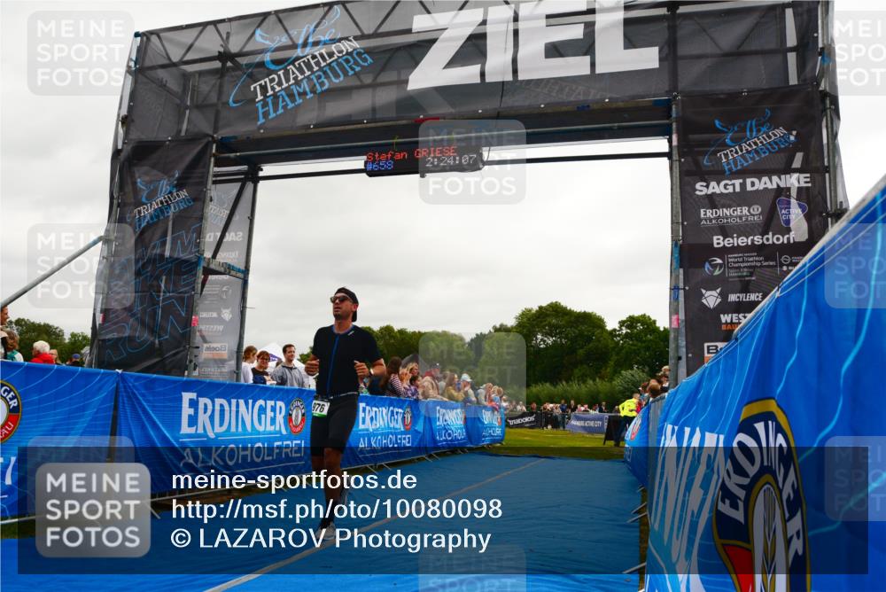 30.08.2026 - Elbe Triathlon Hamburg LAZAROV Photography http://msf.ph/oto/10080098 30.08.2026 11:04:17 Ziel 976 meine-sportfotos.de