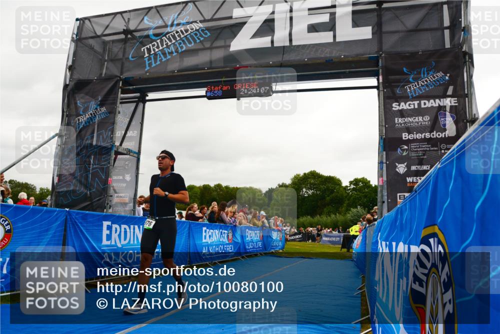 30.08.2026 - Elbe Triathlon Hamburg LAZAROV Photography http://msf.ph/oto/10080100 30.08.2026 11:04:17 Ziel 976 meine-sportfotos.de