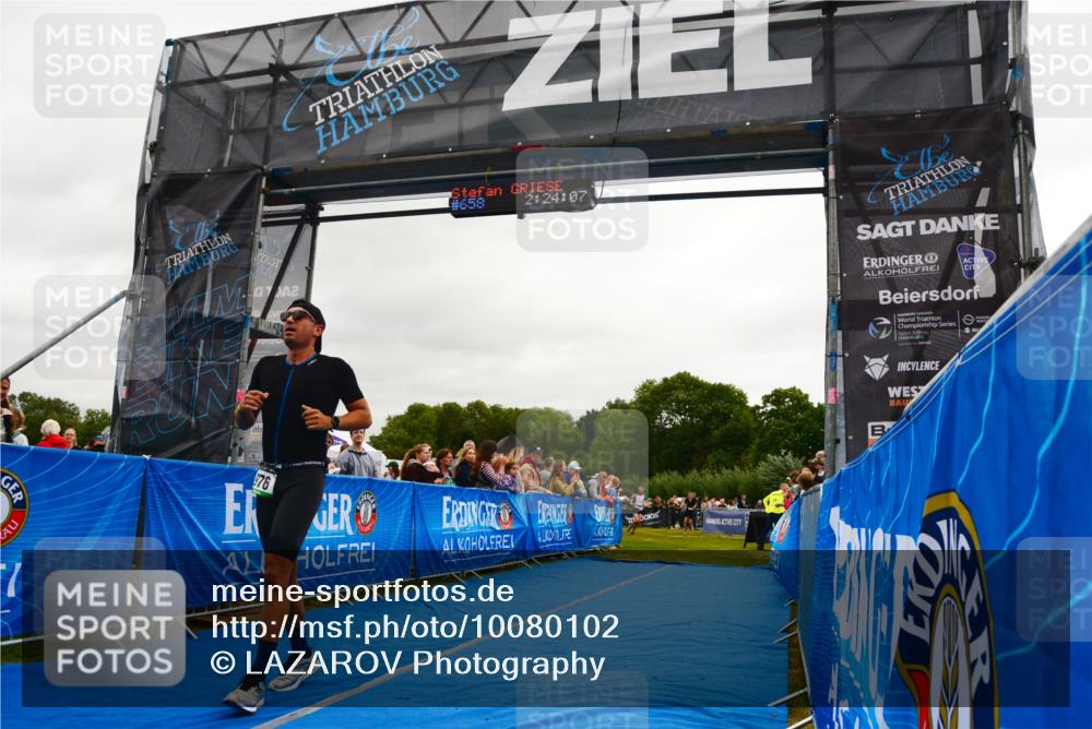 30.08.2026 - Elbe Triathlon Hamburg LAZAROV Photography http://msf.ph/oto/10080102 30.08.2026 11:04:18 Ziel 976 meine-sportfotos.de