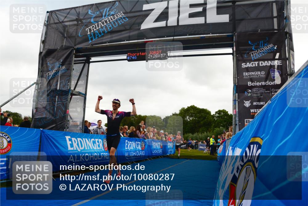 30.08.2026 - Elbe Triathlon Hamburg LAZAROV Photography http://msf.ph/oto/10080287 30.08.2026 11:09:05 Ziel 633, 1098 meine-sportfotos.de