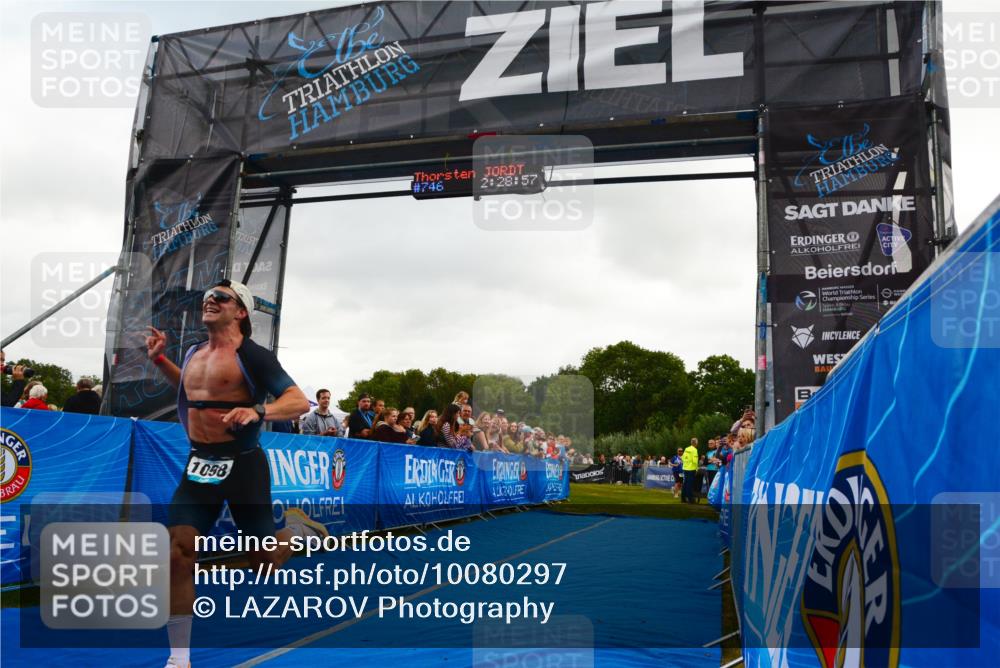 30.08.2026 - Elbe Triathlon Hamburg LAZAROV Photography http://msf.ph/oto/10080297 30.08.2026 11:09:08 Ziel 633, 1098 meine-sportfotos.de