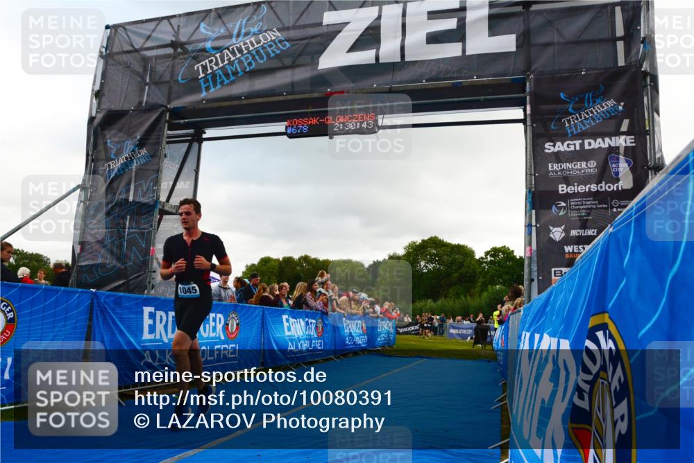 30.08.2026 - Elbe Triathlon Hamburg LAZAROV Photography http://msf.ph/oto/10080391 30.08.2026 11:10:44 Ziel 426, 513, 666, 678, 1045 meine-sportfotos.de