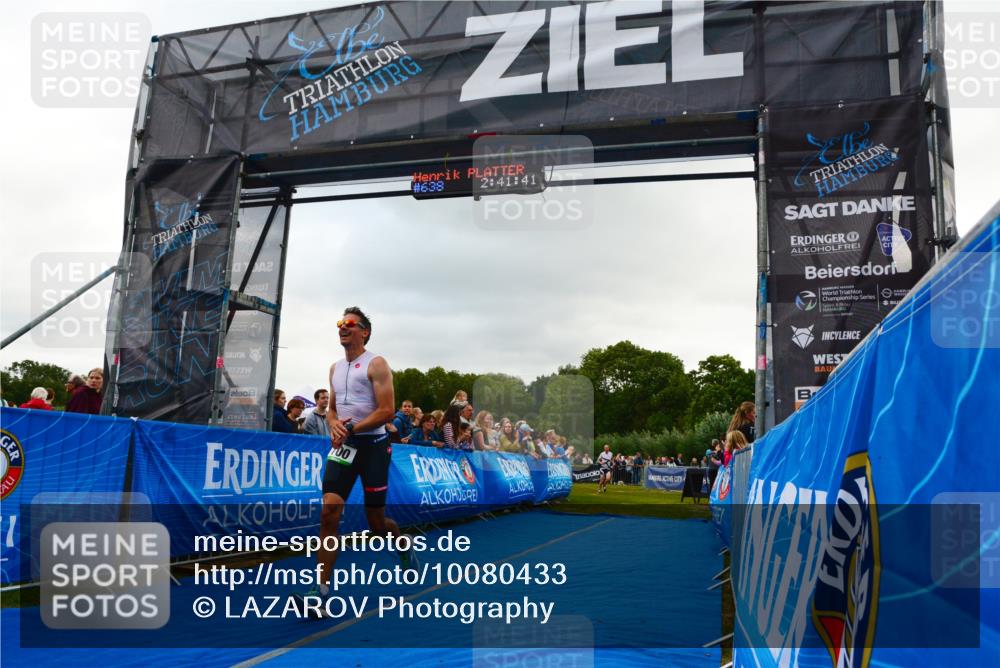 30.08.2026 - Elbe Triathlon Hamburg LAZAROV Photography http://msf.ph/oto/10080433 30.08.2026 11:11:44 Ziel 700 meine-sportfotos.de