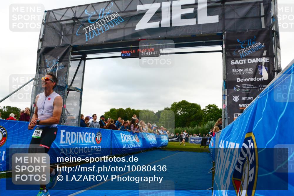 30.08.2026 - Elbe Triathlon Hamburg LAZAROV Photography http://msf.ph/oto/10080436 30.08.2026 11:11:44 Ziel 700 meine-sportfotos.de