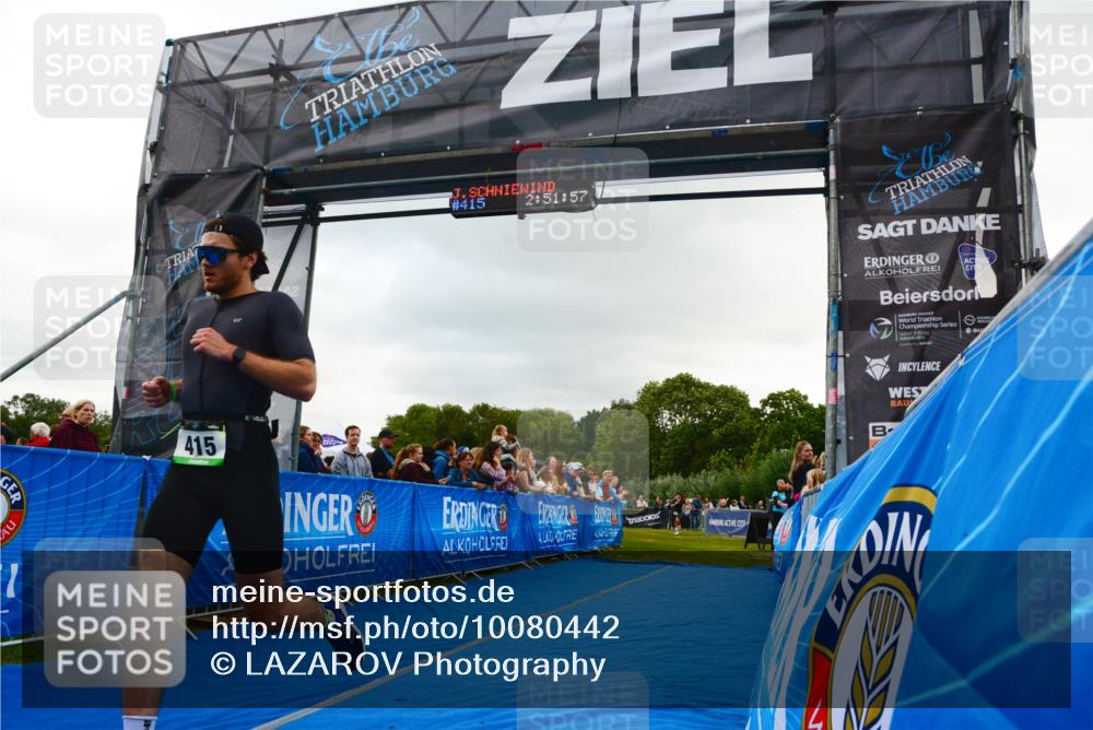 30.08.2026 - Elbe Triathlon Hamburg LAZAROV Photography http://msf.ph/oto/10080442 30.08.2026 11:11:56 Ziel 415, 558 meine-sportfotos.de
