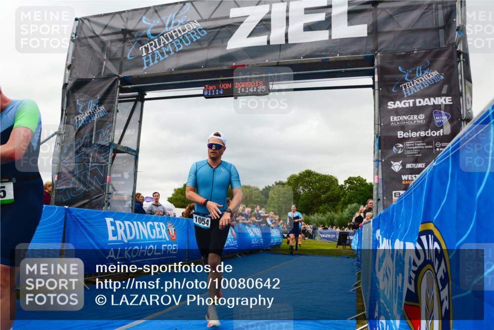 30.08.2026 - Elbe Triathlon Hamburg LAZAROV Photography http://msf.ph/oto/10080642 30.08.2026 11:14:38 Ziel 413, 497, 606, 640, 990, 1054 meine-sportfotos.de