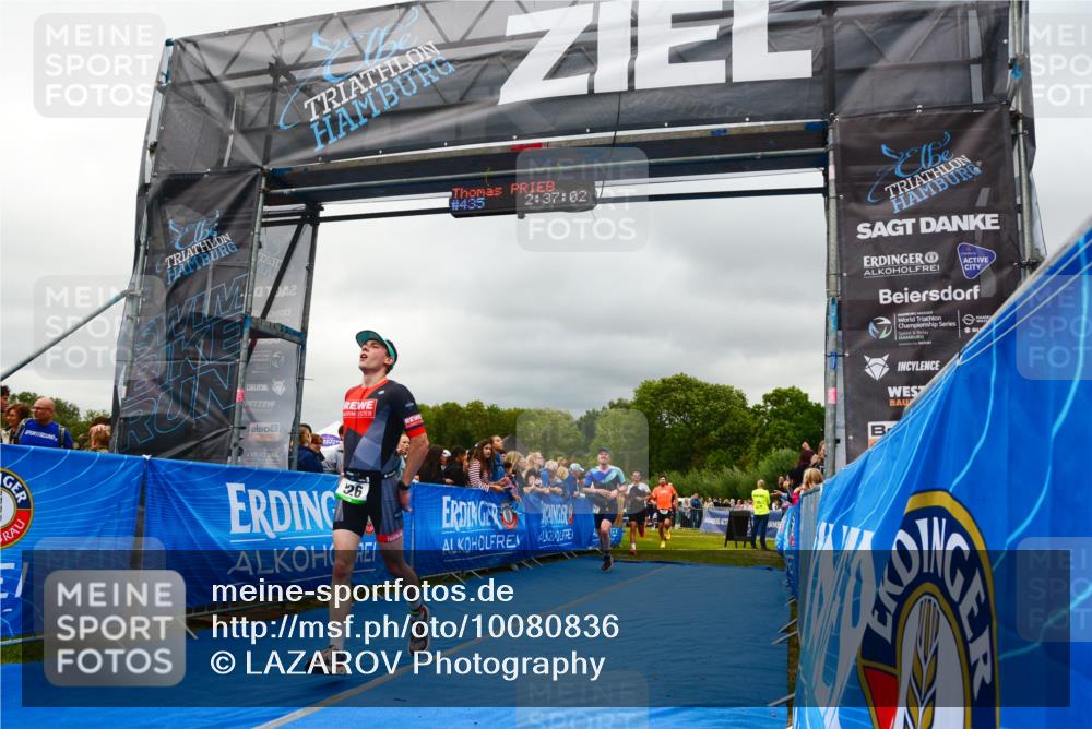 30.08.2026 - Elbe Triathlon Hamburg LAZAROV Photography http://msf.ph/oto/10080836 30.08.2026 11:17:05 Ziel 451, 526, 631, 1004, 1028 meine-sportfotos.de