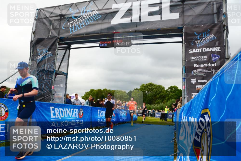 30.08.2026 - Elbe Triathlon Hamburg LAZAROV Photography http://msf.ph/oto/10080851 30.08.2026 11:17:07 Ziel 451, 526, 631, 1004, 1028 meine-sportfotos.de