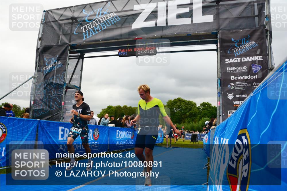 30.08.2026 - Elbe Triathlon Hamburg LAZAROV Photography http://msf.ph/oto/10080891 30.08.2026 11:17:36 Ziel 579, 580, 1148, 1621 meine-sportfotos.de