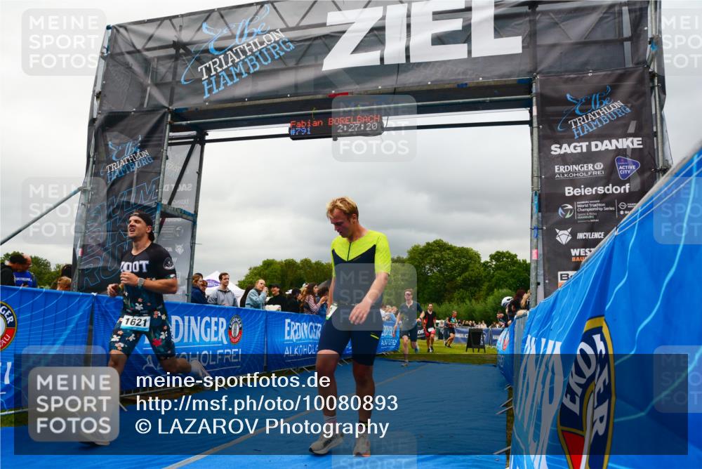 30.08.2026 - Elbe Triathlon Hamburg LAZAROV Photography http://msf.ph/oto/10080893 30.08.2026 11:17:36 Ziel 579, 580, 1148, 1621 meine-sportfotos.de