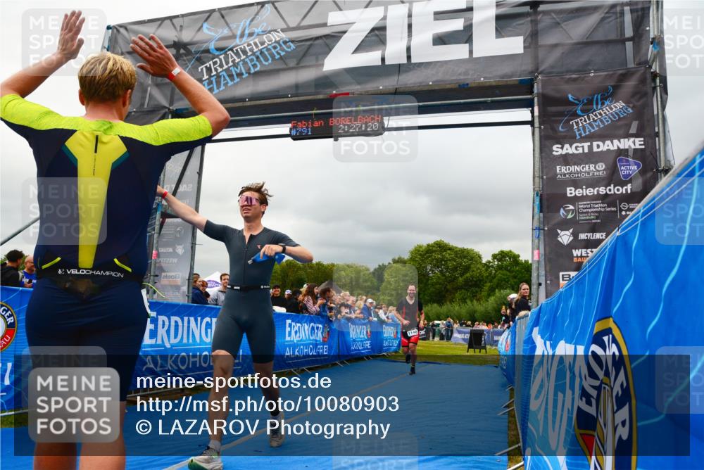 30.08.2026 - Elbe Triathlon Hamburg LAZAROV Photography http://msf.ph/oto/10080903 30.08.2026 11:17:39 Ziel 579, 580, 1148, 1621 meine-sportfotos.de