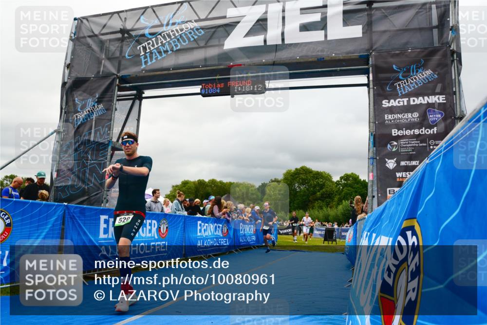 30.08.2026 - Elbe Triathlon Hamburg LAZAROV Photography http://msf.ph/oto/10080961 30.08.2026 11:18:22 Ziel 520, 548, 577, 1052 meine-sportfotos.de