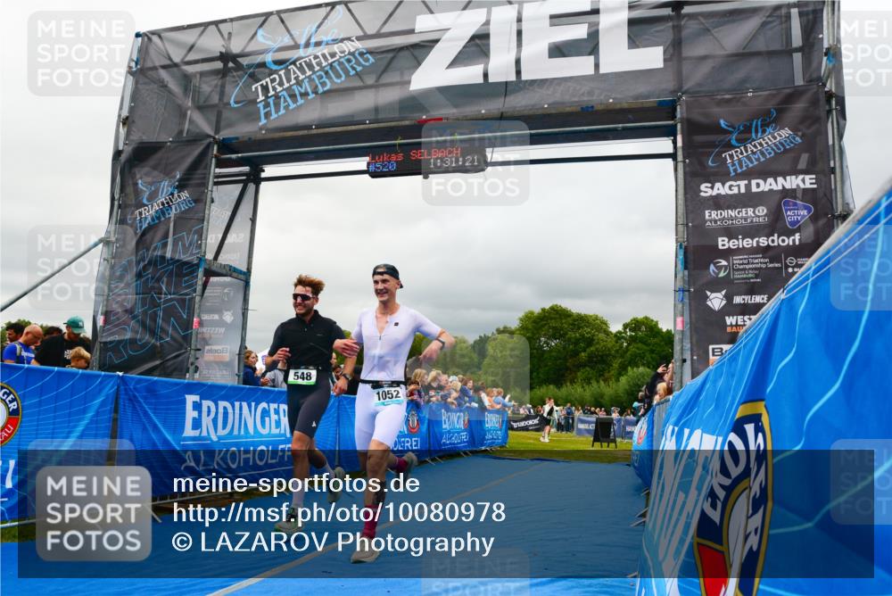 30.08.2026 - Elbe Triathlon Hamburg LAZAROV Photography http://msf.ph/oto/10080978 30.08.2026 11:18:26 Ziel 548, 577, 1052 meine-sportfotos.de