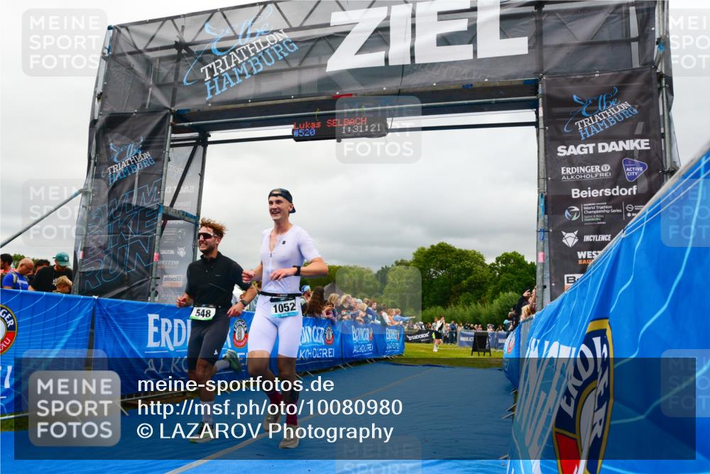 30.08.2026 - Elbe Triathlon Hamburg LAZAROV Photography http://msf.ph/oto/10080980 30.08.2026 11:18:27 Ziel 548, 577, 1052 meine-sportfotos.de
