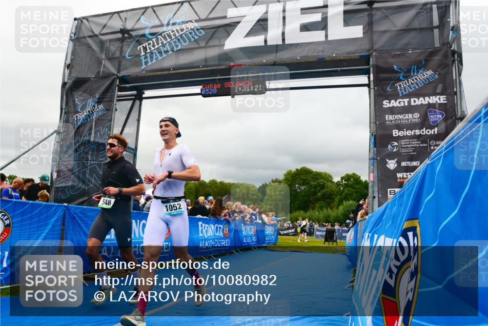 30.08.2026 - Elbe Triathlon Hamburg LAZAROV Photography http://msf.ph/oto/10080982 30.08.2026 11:18:27 Ziel 548, 577, 1052 meine-sportfotos.de