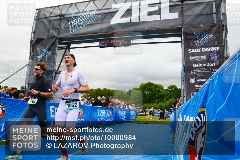 30.08.2026 - Elbe Triathlon Hamburg LAZAROV Photography http://msf.ph/oto/10080984 30.08.2026 11:18:27 Ziel 548, 577, 1052 meine-sportfotos.de