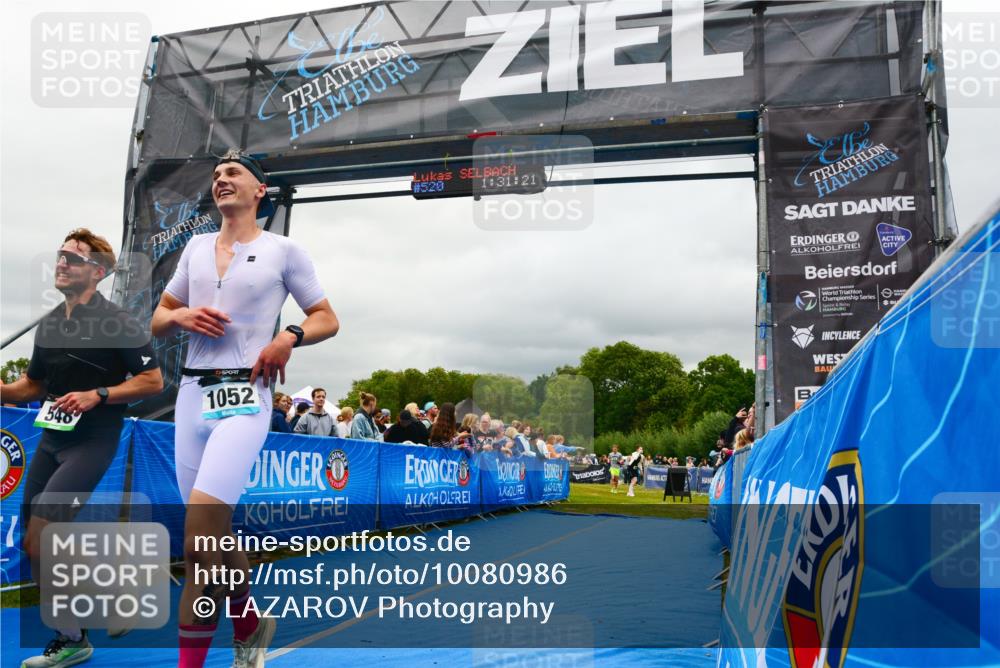 30.08.2026 - Elbe Triathlon Hamburg LAZAROV Photography http://msf.ph/oto/10080986 30.08.2026 11:18:27 Ziel 548, 577, 1052 meine-sportfotos.de