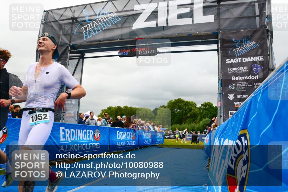 30.08.2026 - Elbe Triathlon Hamburg LAZAROV Photography http://msf.ph/oto/10080988 30.08.2026 11:18:27 Ziel 548, 577, 1052 meine-sportfotos.de