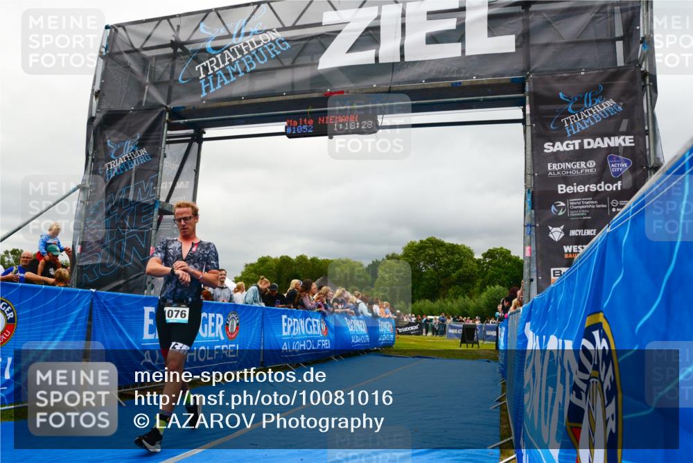 30.08.2026 - Elbe Triathlon Hamburg LAZAROV Photography http://msf.ph/oto/10081016 30.08.2026 11:18:43 Ziel 1076 meine-sportfotos.de