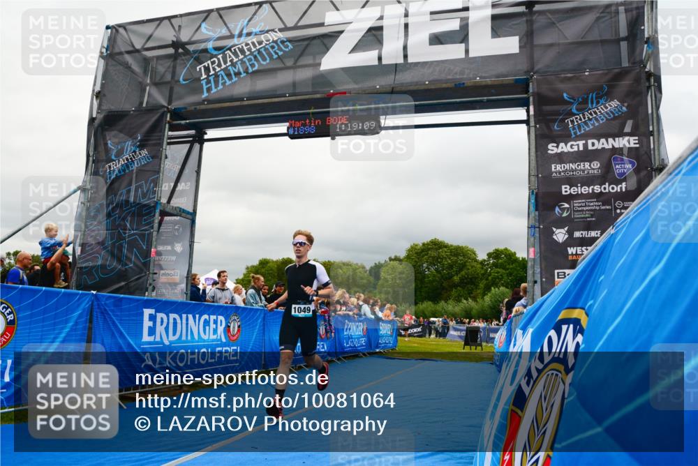 30.08.2026 - Elbe Triathlon Hamburg LAZAROV Photography http://msf.ph/oto/10081064 30.08.2026 11:19:13 Ziel 1049, 1083 meine-sportfotos.de