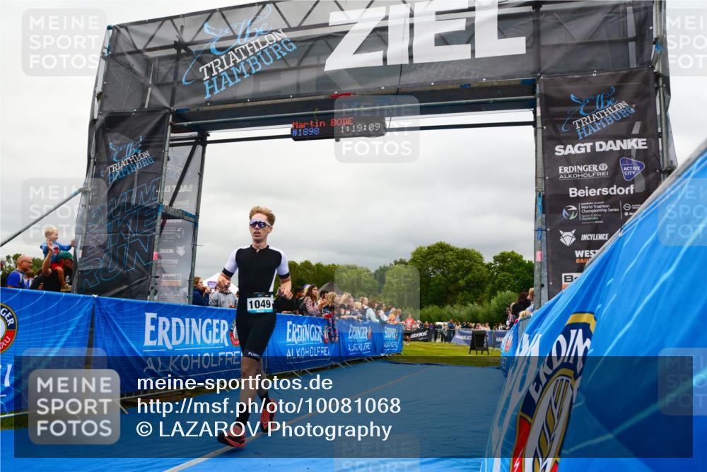 30.08.2026 - Elbe Triathlon Hamburg LAZAROV Photography http://msf.ph/oto/10081068 30.08.2026 11:19:14 Ziel 1044, 1049, 1083 meine-sportfotos.de