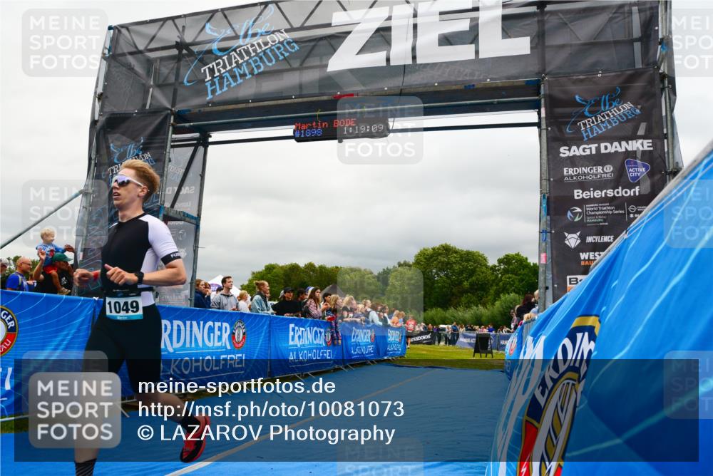 30.08.2026 - Elbe Triathlon Hamburg LAZAROV Photography http://msf.ph/oto/10081073 30.08.2026 11:19:14 Ziel 1044, 1049, 1083 meine-sportfotos.de