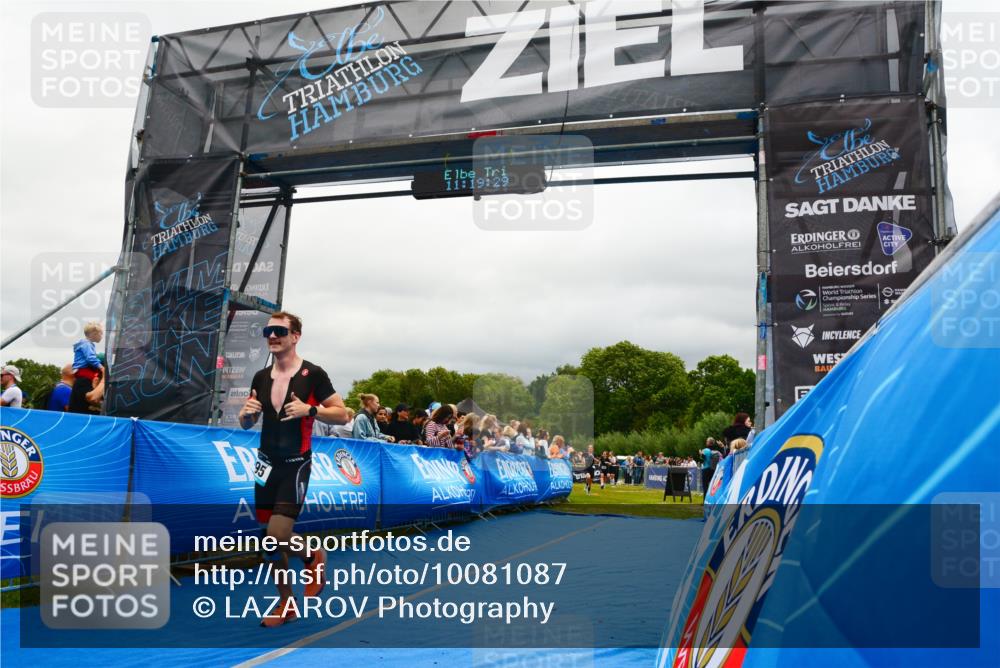 30.08.2026 - Elbe Triathlon Hamburg LAZAROV Photography http://msf.ph/oto/10081087 30.08.2026 11:19:31 Ziel 950, 995 meine-sportfotos.de